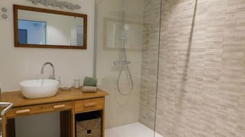 Double or Twin Room, Private Bathroom, Garden View (3) | Bathroom