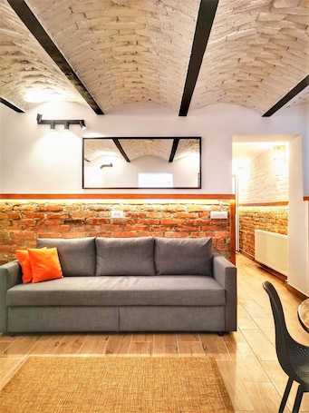 Deluxe Apartment | Living area | 123-cm Smart TV with digital channels, TV, Netflix