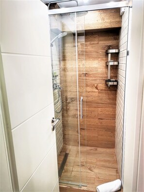 Deluxe-Apartment | Badezimmer