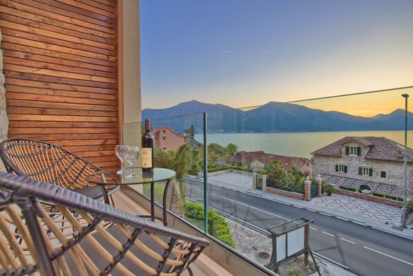 Superior Studio | Balcony - Magical View Apartments (Kotor)