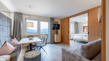 Deluxe-Studio (40qm) | Allergikerbettwaren, Zimmersafe, Schreibtisch