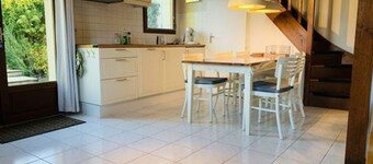 En residencia con piscina, tenis, juegos infantiles a 8 minutos de la playa contis