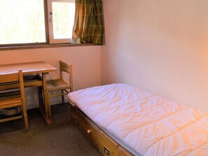 1 bedroom - Cozy 1-Bedroom Apartment, Sleeps 6, Steps from Ski Lifts & Shops in Vars Les Claux (Vars)