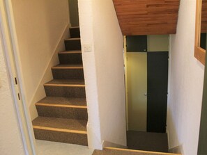 Interior - Cozy 1-Bedroom Apartment, Sleeps 6, Steps from Ski Lifts & Shops in Vars Les Claux (Vars)