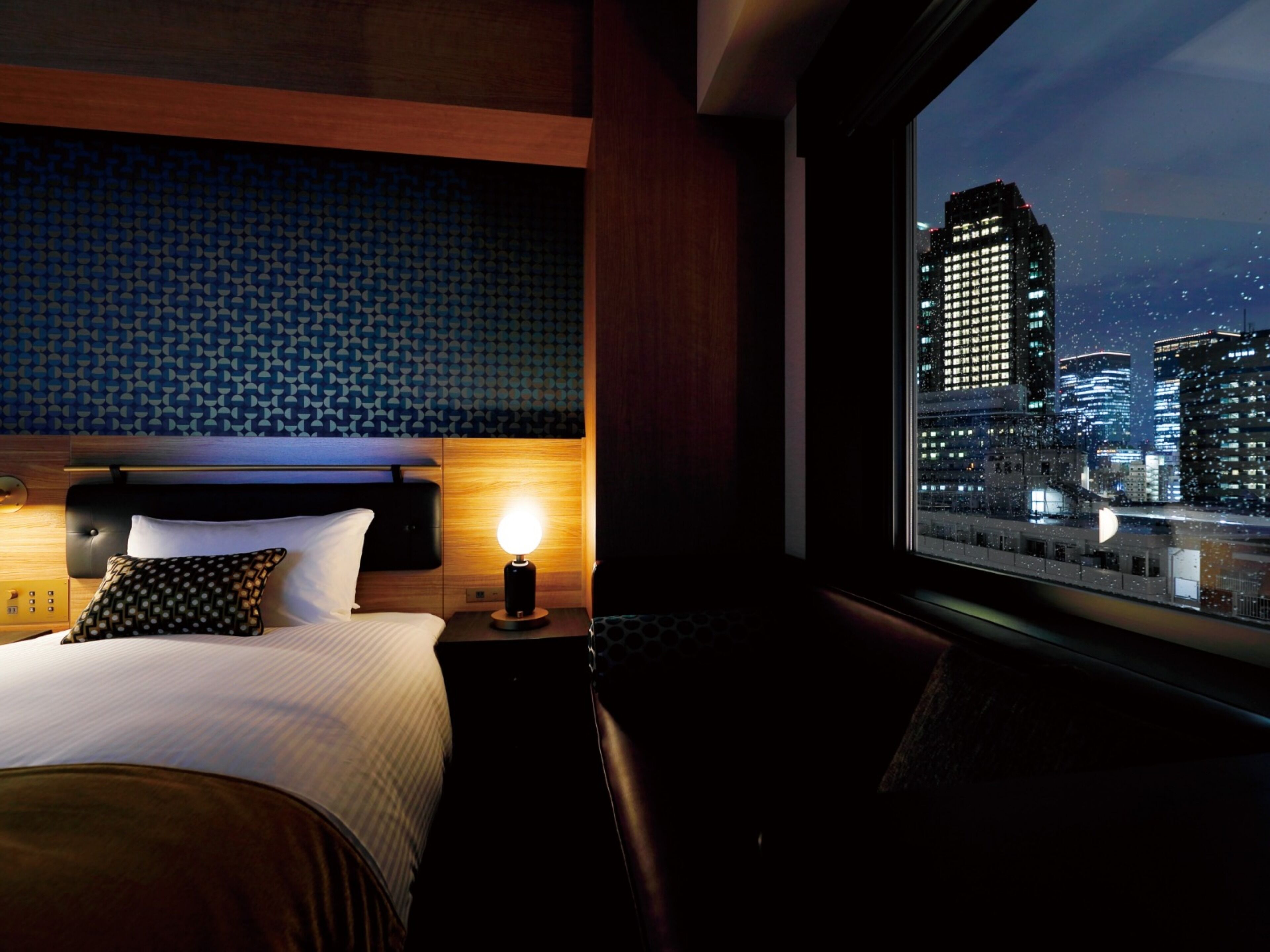 Phòng 2 giường đơn Premium | Bộ đồ giường cao cấp, chăn bông, két bảo mật tại phòng, bàn 