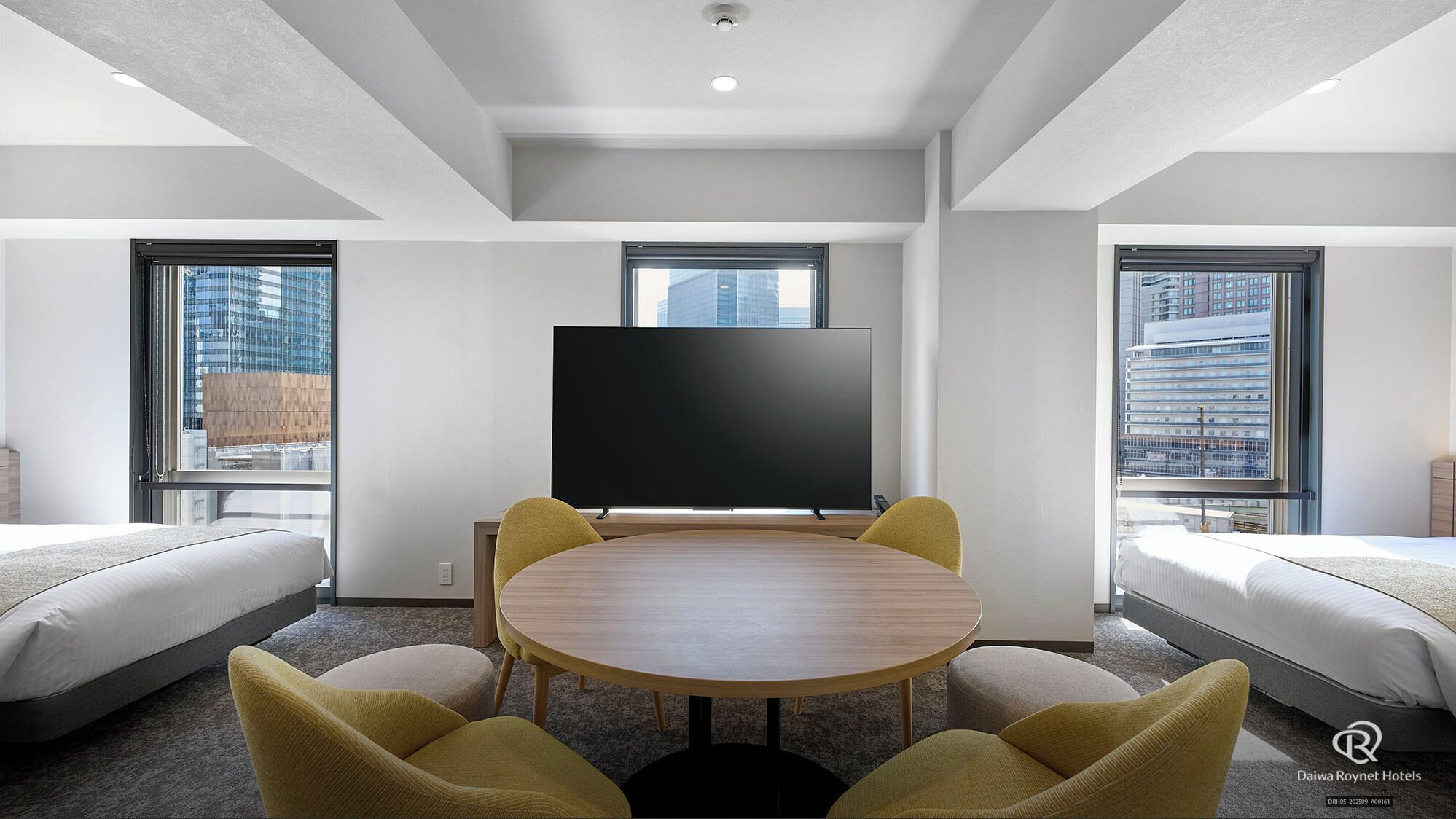 [Main Building] Family Fourth, Non-Smoking | Premium bedding, down duvets, in-room safe, desk