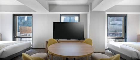 Habitación cuádruple familiar, para no fumadores (Main Building) | Ropa de cama de alta calidad y edredón