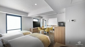 [Main Building] Family Fourth, Non-Smoking (1 child 5 years and under stays free)