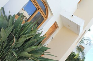 Exterior detail - Seafront Villa With Private Pool (Paralimni)