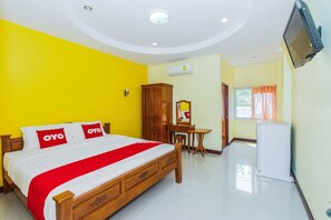Standard Double Room | Free WiFi, bed sheets