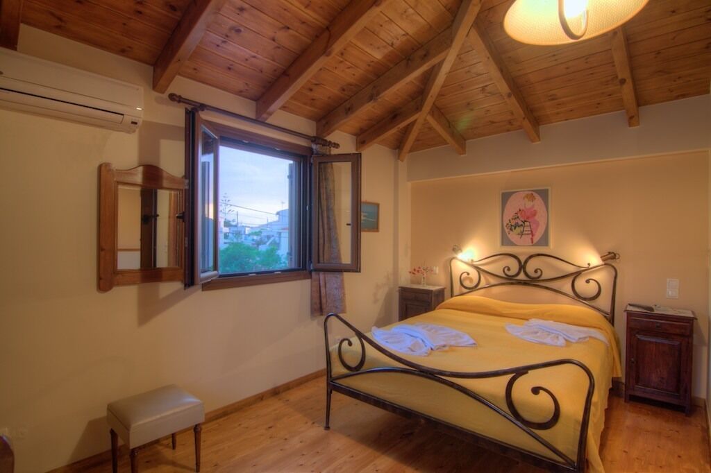 Departamento familiar, vista al jardín | Cuna de viaje, wifi gratis y ropa de cama 