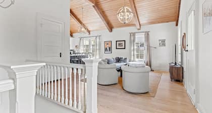 Magazine Street Retreat: Exclusive 3BR, 2BA Haven with Balconies and Local Allure
