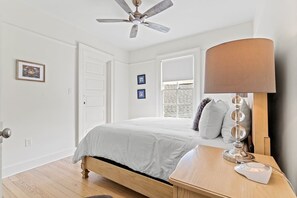 3 bedrooms, desk, iron/ironing board, travel crib
