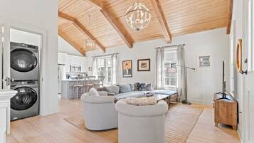 Smart TV, servicios de streaming y oficina