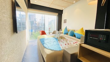 Superior Room | 1 bedroom, in-room safe, desk, laptop workspace