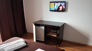 Desk, laptop workspace, blackout curtains, free cots/infant beds