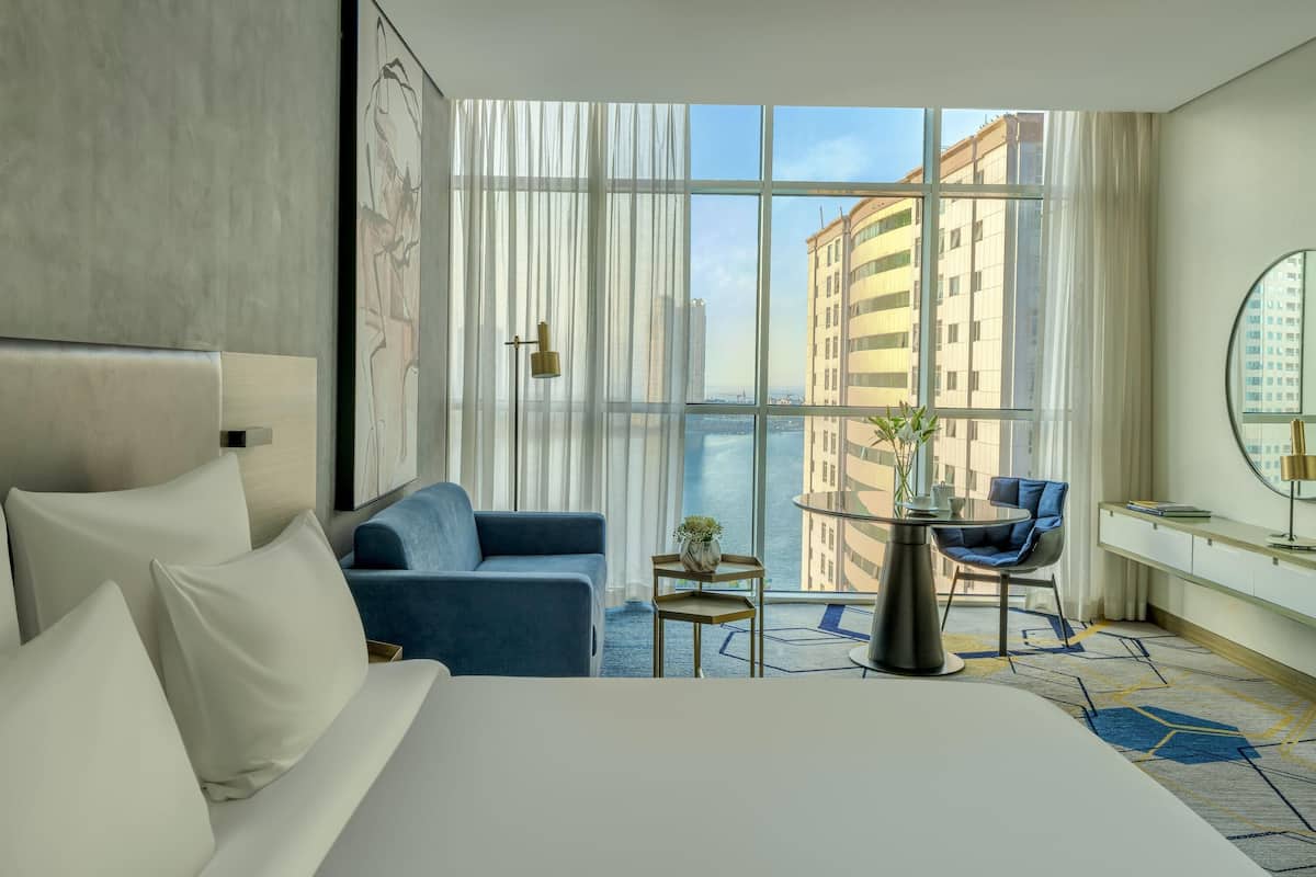 Chambre Supérieure, 1 très grand lit, vue ville