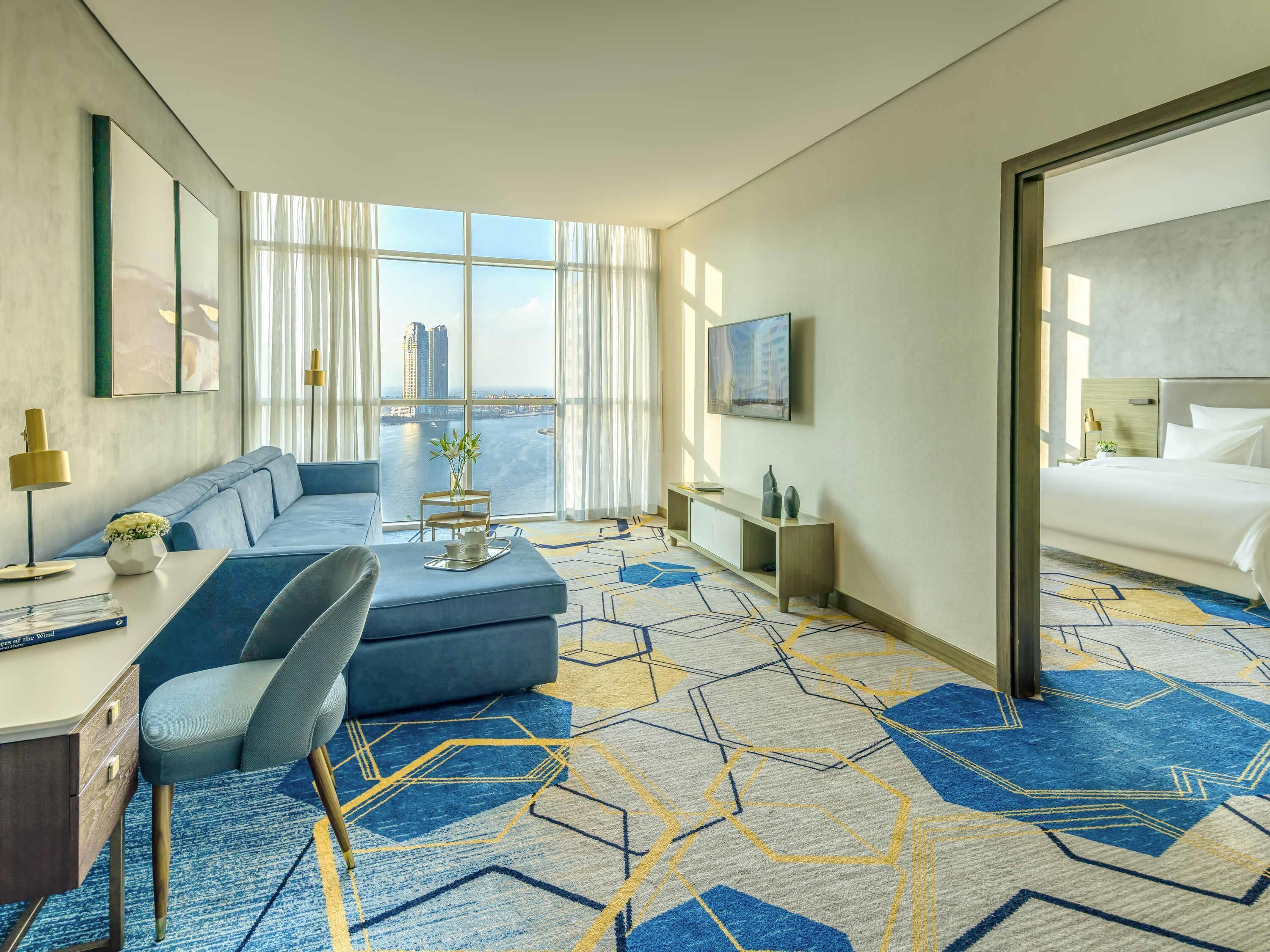 Executive Suite, 1 King Bed, City View | Minibar, in-room safe, desk, laptop workspace