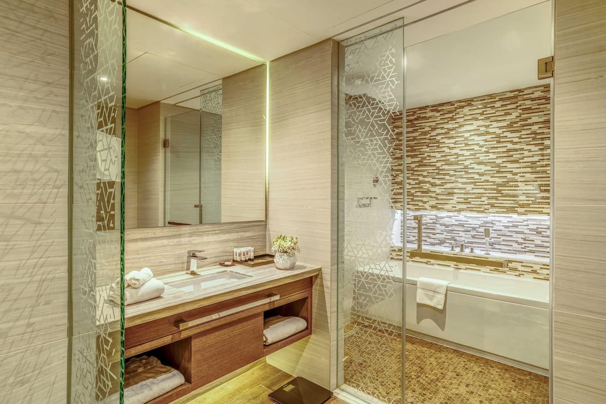 1 bedroom, minibar, in-room safe, desk