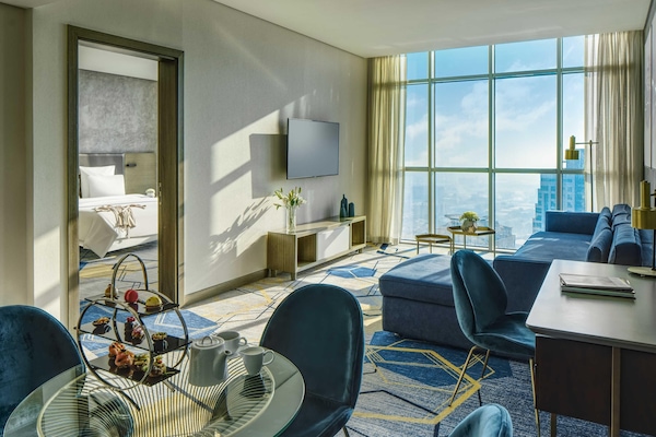 Deluxe Suite, 1 King Bed, Lagoon View | Minibar, in-room safe, desk, laptop workspace