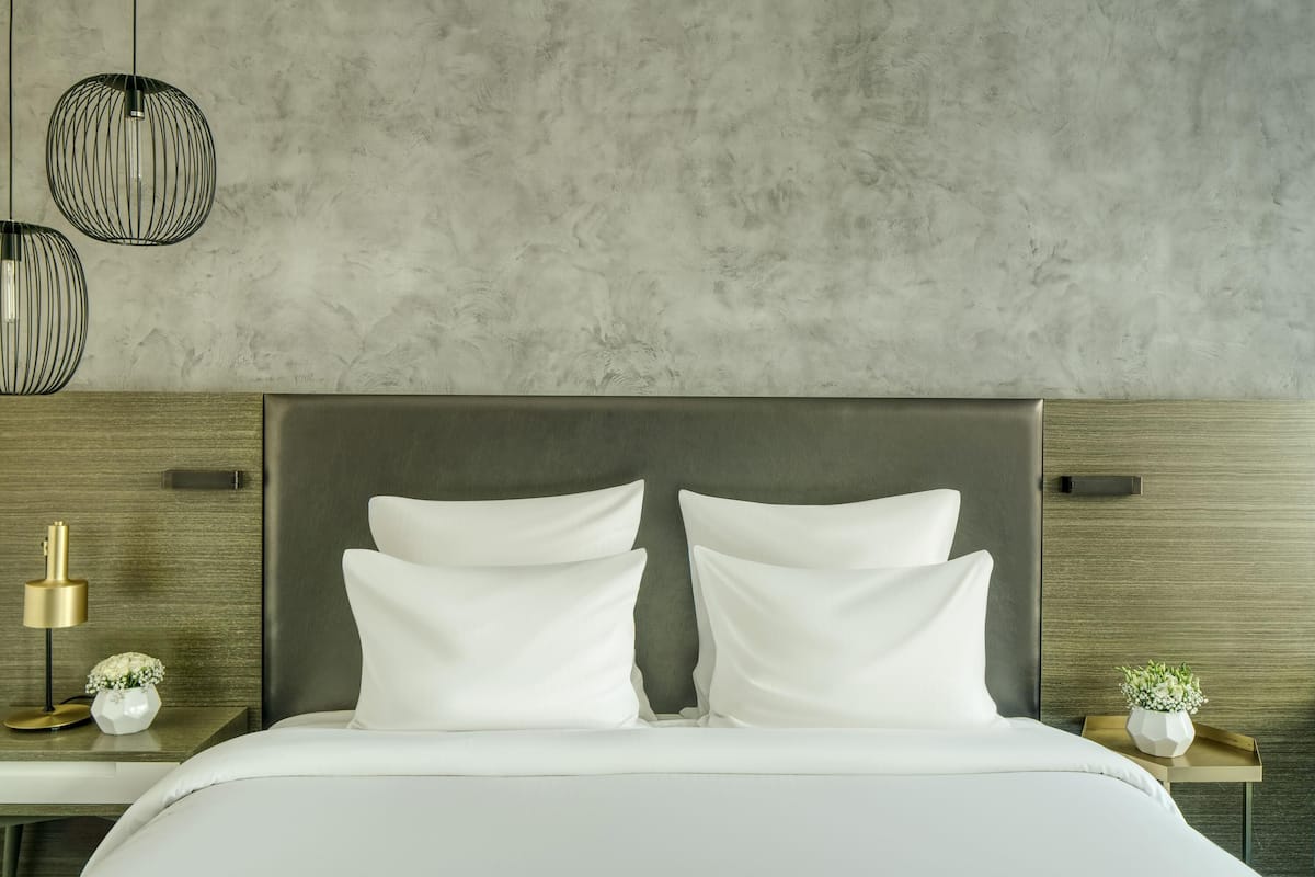 Chambre Supérieure, 1 trÚs grand lit, vue ville