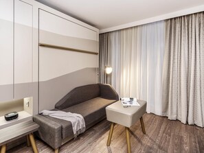 Studio, 1 Doppelbett | Zimmersafe, Schreibtisch, laptopgeeigneter Arbeitsplatz