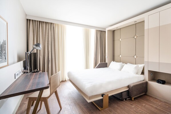 Studio, 1 Doppelbett | Zimmersafe, Schreibtisch, laptopgeeigneter Arbeitsplatz