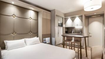 Studio, 1 Tempat Tidur Double | 1 kamar tidur, brankas, meja kerja, dan ruang kerja ramah laptop