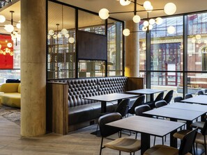 Tägliches englisches Frühstück (15 GBP pro Person)