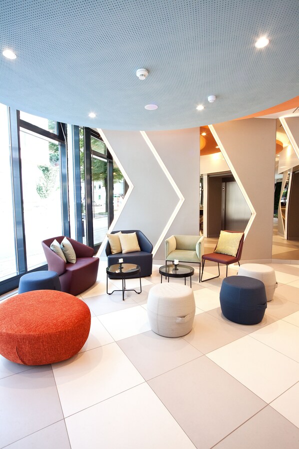 Lobby-Lounge