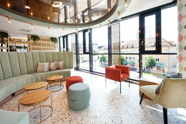 Sala de estar en el lobby