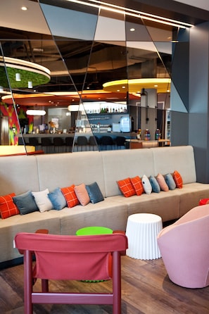 Sala de estar en el lobby