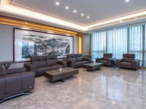 Breakfast, lunch and dinner served