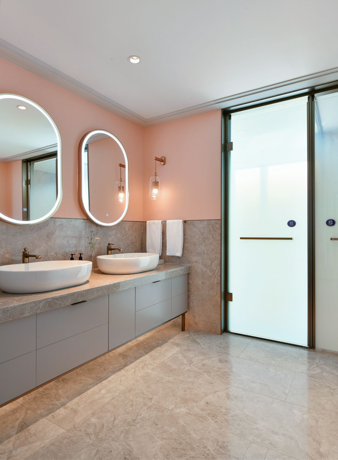 Superior Suite, 1 King Bed | Bathroom | Shower, hair dryer, slippers