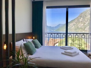 Studio – premium | Lydisolert, strykejern/-brett, wi-fi (inkludert) og sengetøy