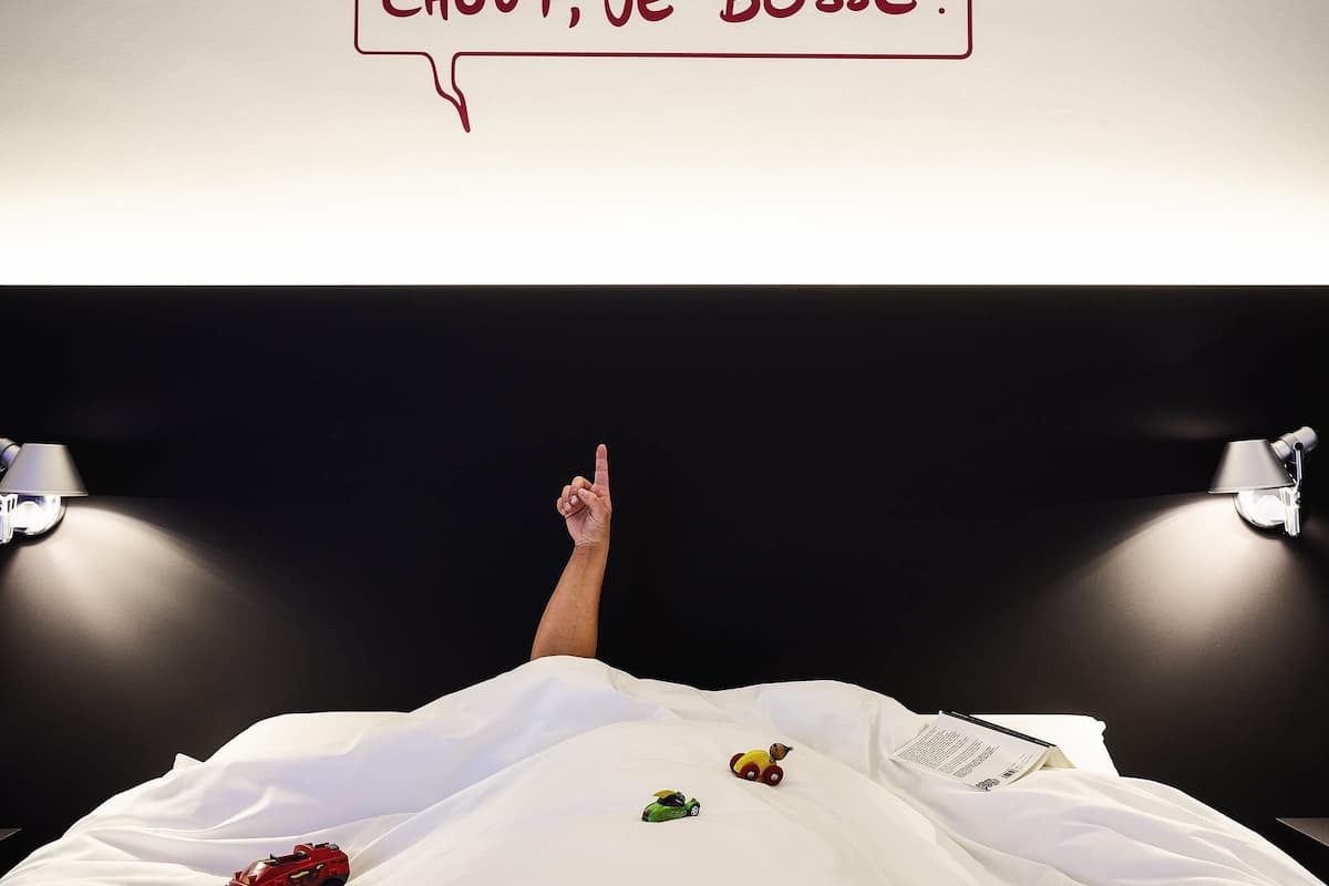 Premium bedding, in-room safe, desk, blackout drapes