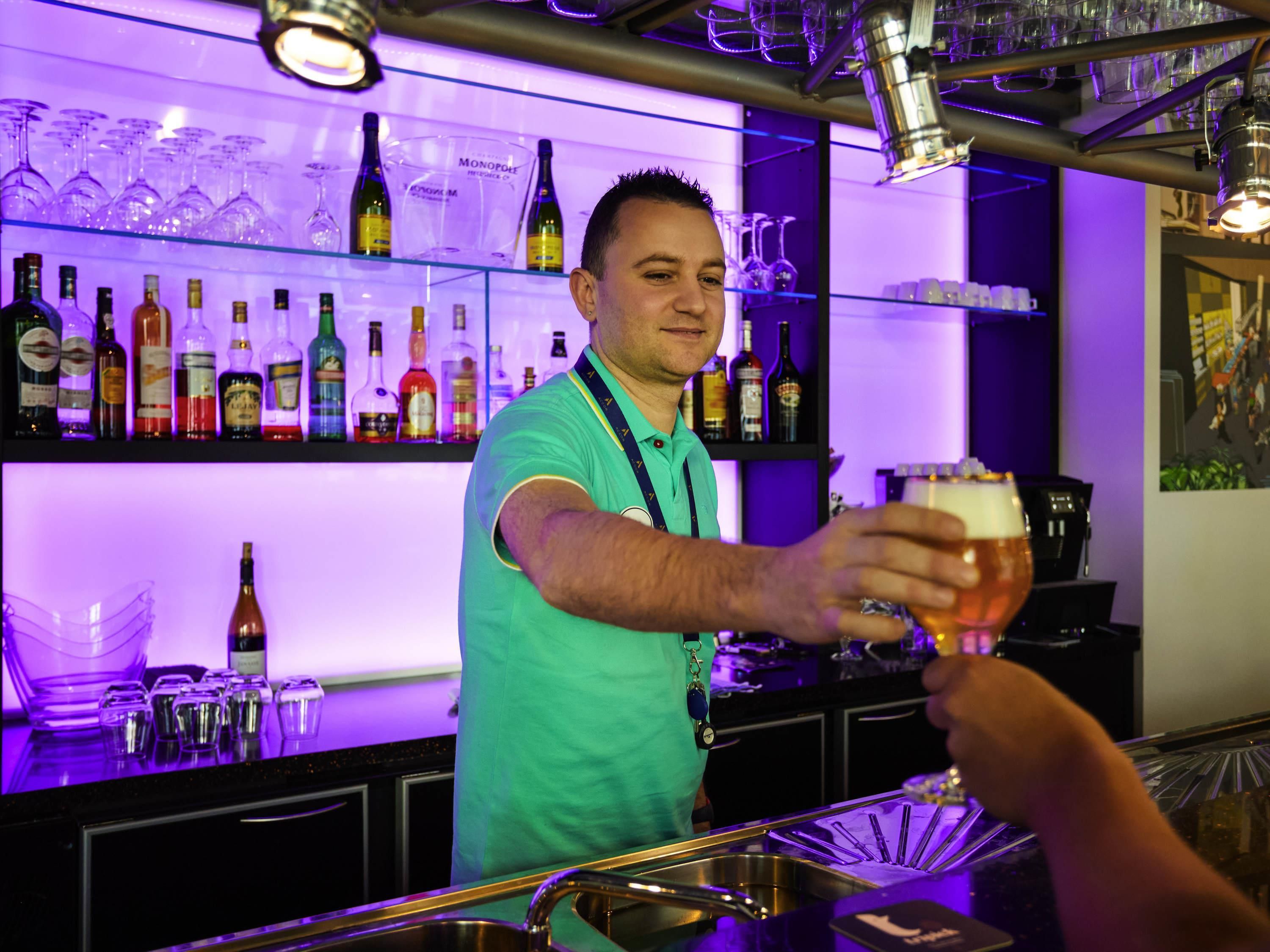 Bar (in der Unterkunft)
