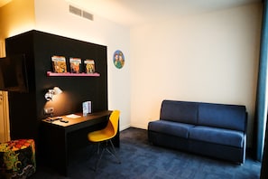 Family Room, 1 Queen Bed with Sofa bed