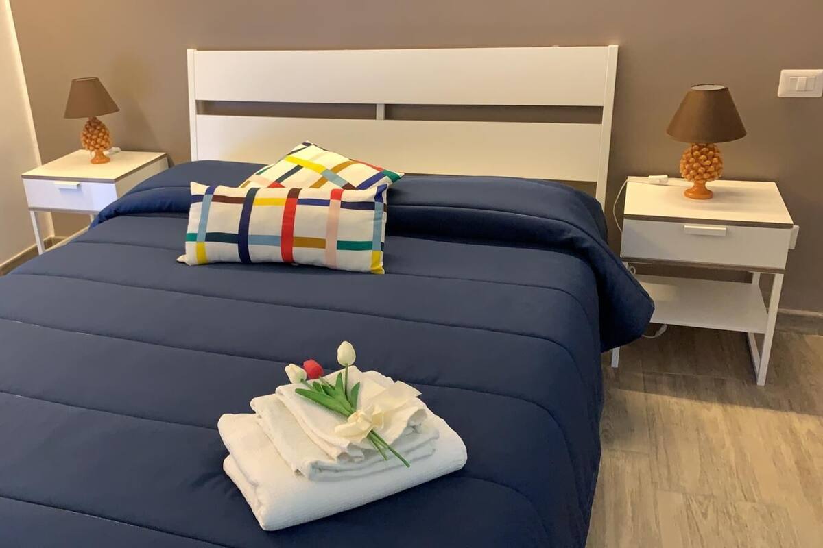 Superior Double Room, Ensuite | 1 bedroom, desk, laptop workspace, soundproofing