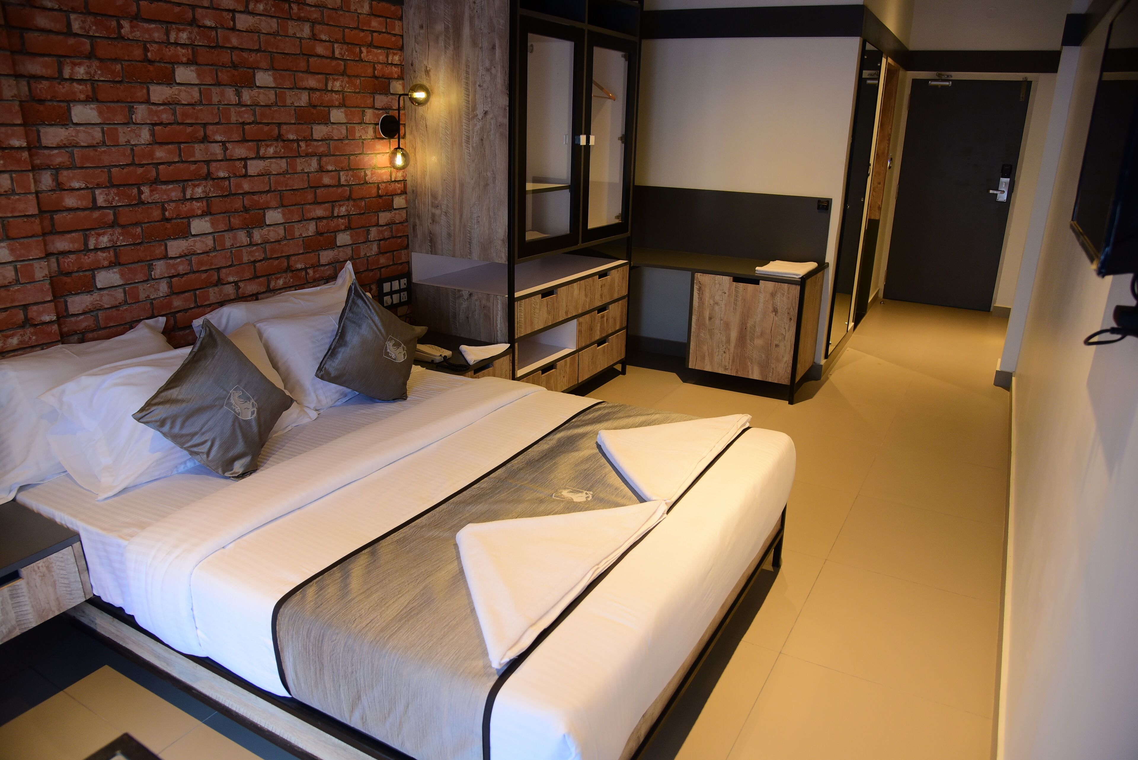 Deluxe-Doppelzimmer | Hochwertige Bettwaren, Minibar, Zimmersafe, Schreibtisch