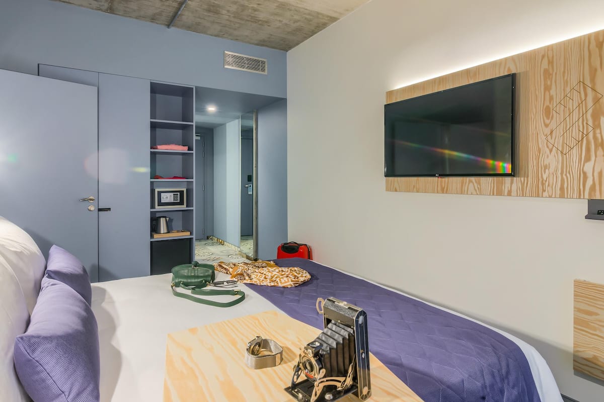 Standard-Doppelzimmer, 1 Doppelbett | Minibar, Zimmersafe, Verdunkelungsvorhänge, schallisolierte Zimmer