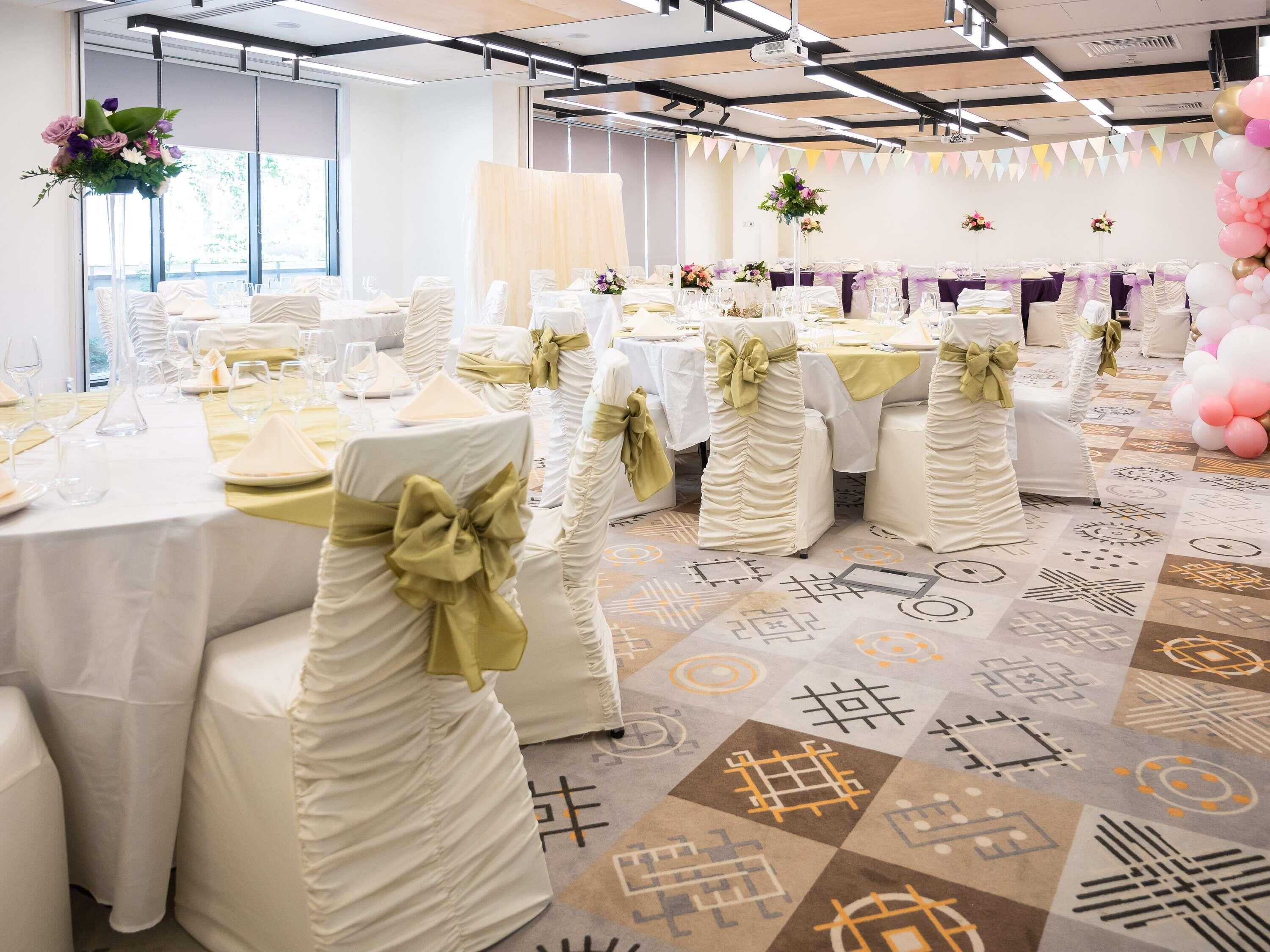 زفاف داخل الفندق