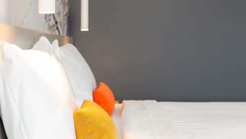 Kamar Double Standar, 1 Tempat Tidur Double | Minibar, brankas, meja kerja, dan tirai kedap cahaya