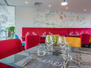 Breakfast, lunch, dinner served; local and international cuisine