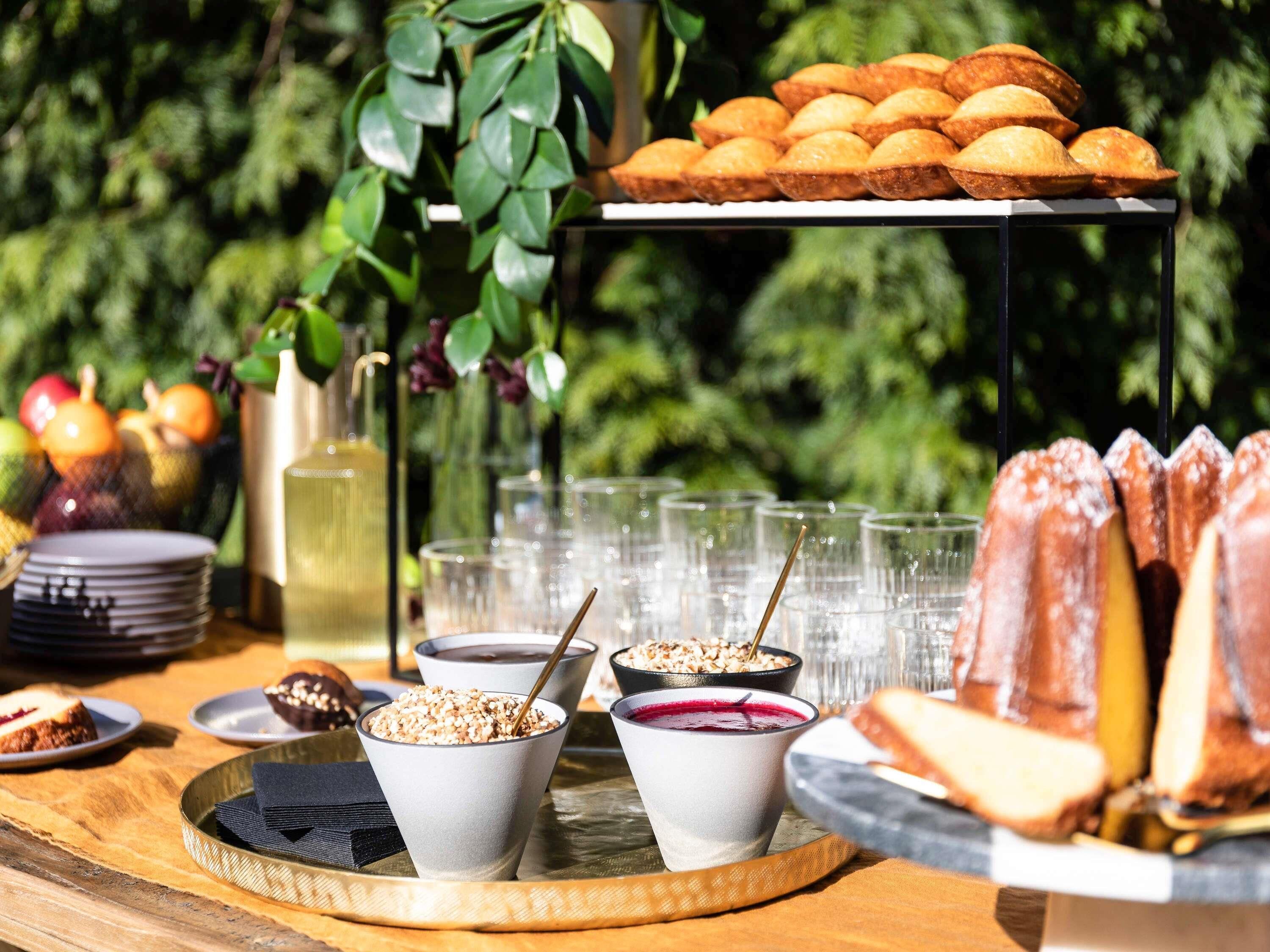 Petit déjeuner buffet servi tous les jours en supplément
