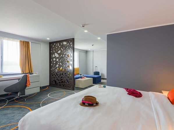 Premium Room, 1 King Bed with Sofa bed | Minibar, in-room safe, desk, blackout drapes - ibis Styles Bucharest Airport (Otopeni)