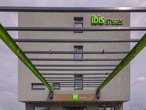 Exterior - ibis Styles Bucharest Airport (Otopeni)