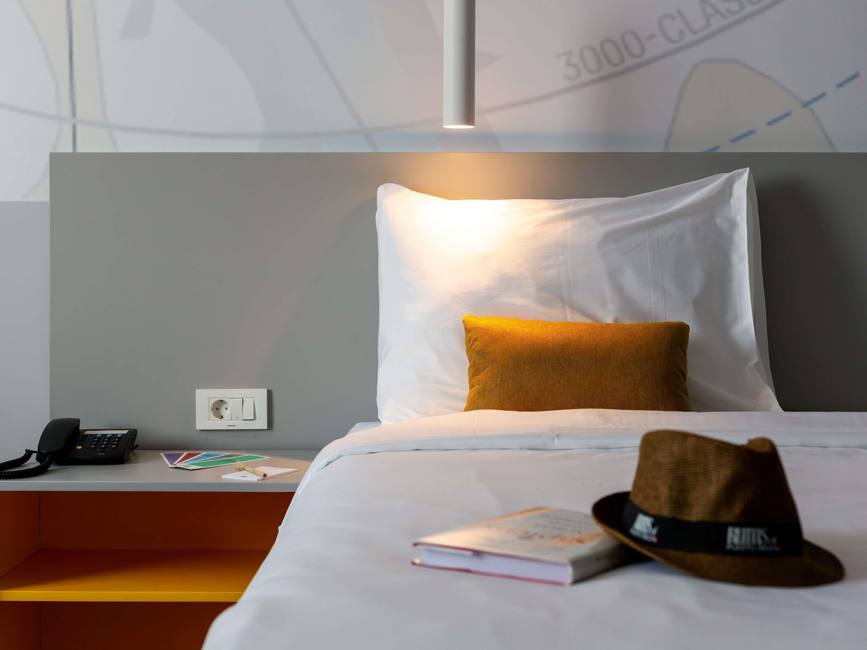 Rom – superior, 1 dobbeltseng | Minibar, safe på rommet, skrivebord og blendingsgardiner