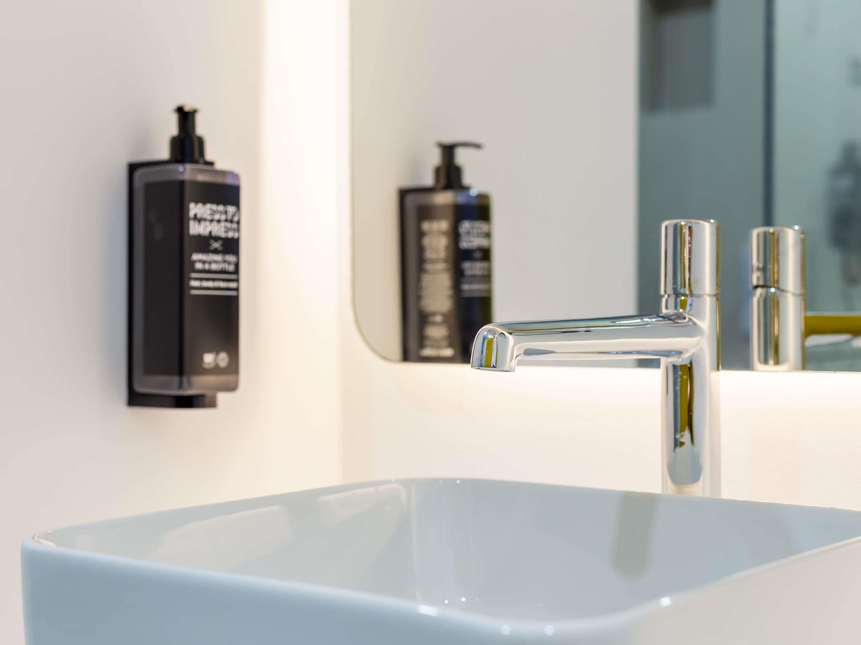 superior room, 1 double bed | minibar, in-room safe, desk, blackout curtains