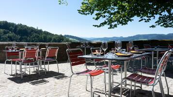 Khu ẩm thực ngoài trời